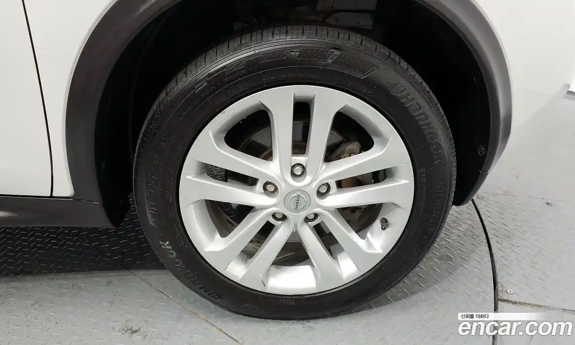 Nissan Juke 2014 1.6 Автомат в Москве № 284919, фото 14