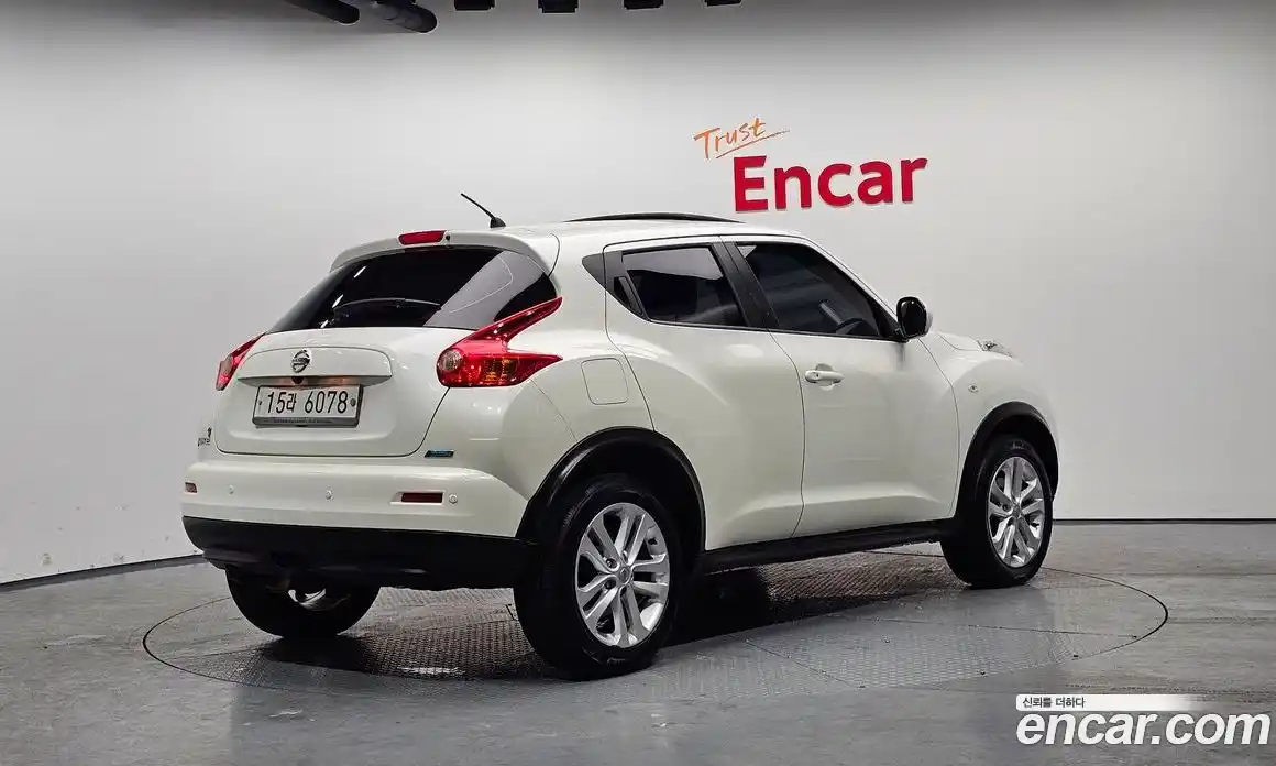 Nissan Juke 2014 1.6 Автомат в Москве № 284919, фото 15