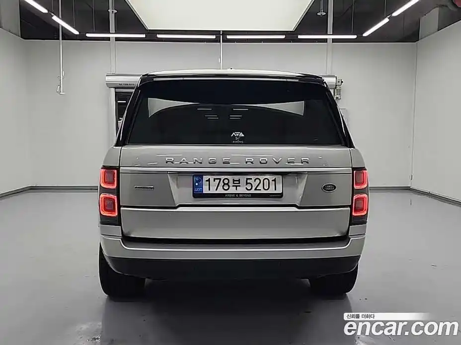Land Rover Range-Rover 2016 5.0 Автомат в Москве № 298206, фото 3