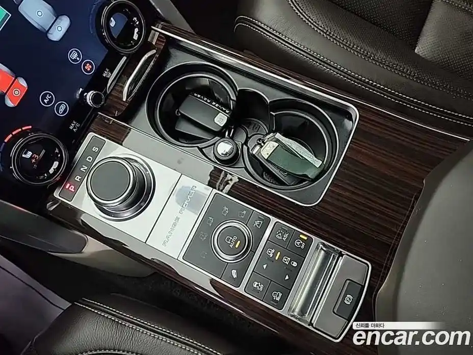 Land Rover Range-Rover 2016 5.0 Автомат в Москве № 298206, фото 8