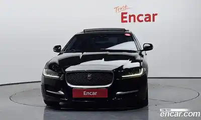 Jaguar XE 2016 2.0 Автомат в Москве № 304942, миниатюра 3