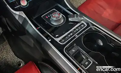 Jaguar XE 2016 2.0 Автомат в Москве № 304942, миниатюра 9