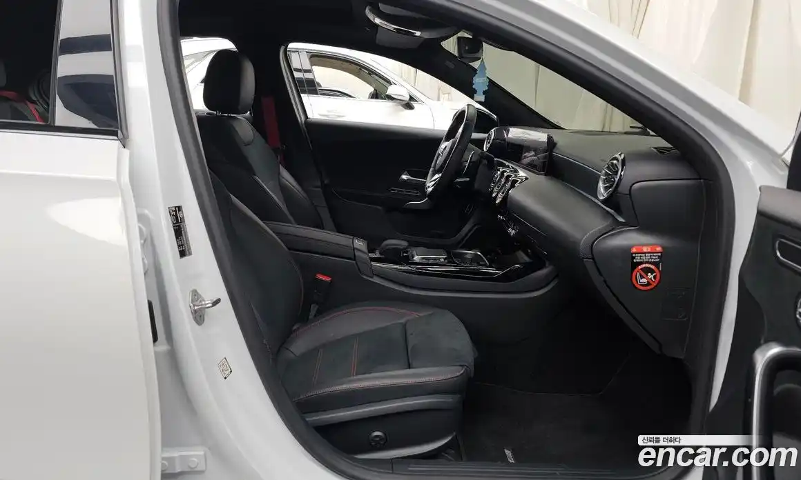 Mercedes-Benz A-Class 2023 2.0 Автомат в Москве № 307759, фото 11