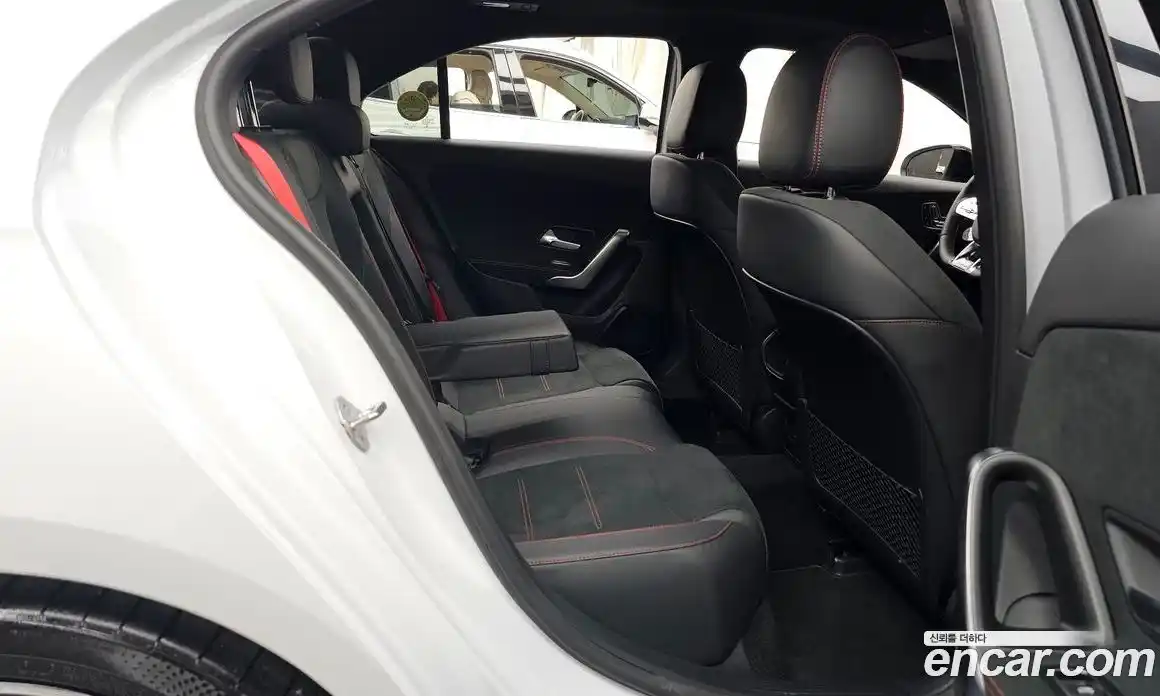 Mercedes-Benz A-Class 2023 2.0 Автомат в Москве № 307759, фото 12