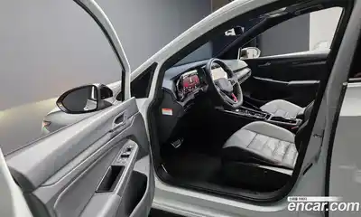 Volkswagen Golf 2024 2.0 Автомат в Москве № 317818, миниатюра 10