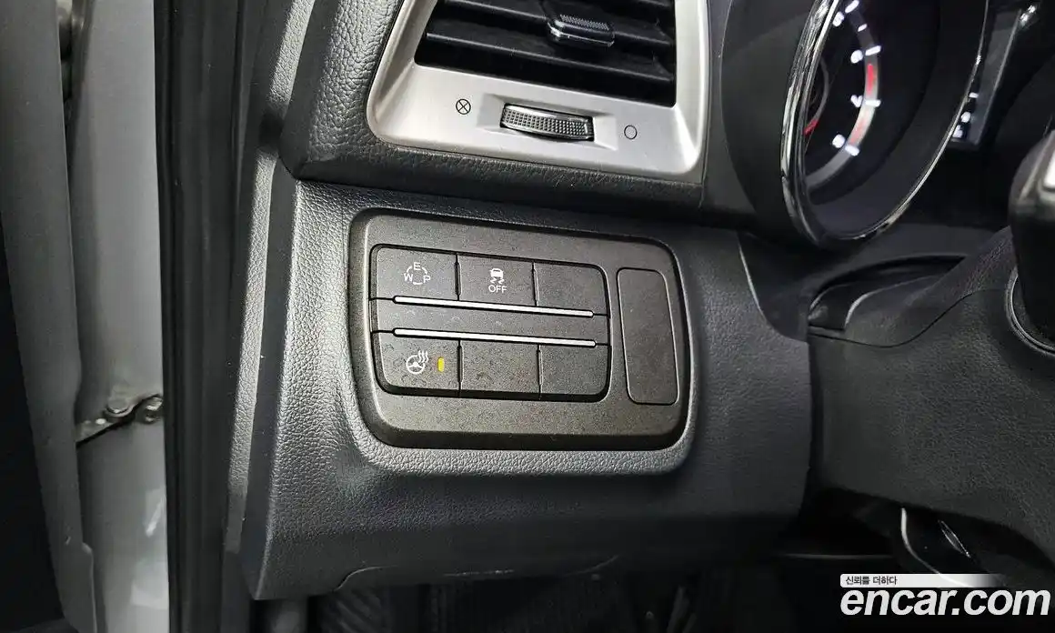 SsangYong TIBOLI 2015 1.6 Автомат в Москве № 324397, фото 15