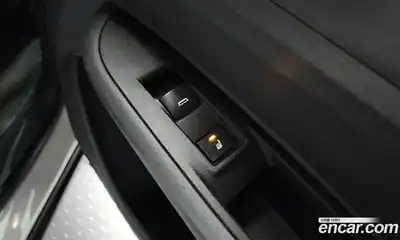 Chevrolet Bolt EV 2017 0.2 Автомат в Москве № 36912, миниатюра 4