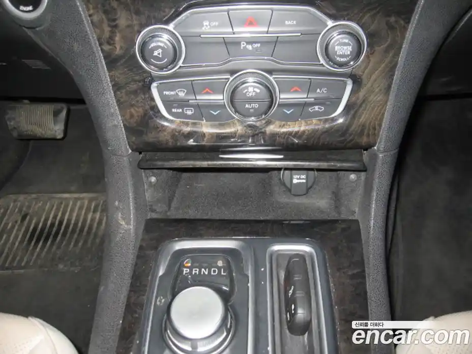 Chrysler 300C 2016 3.6 Автомат в Москве № 379114, фото 9