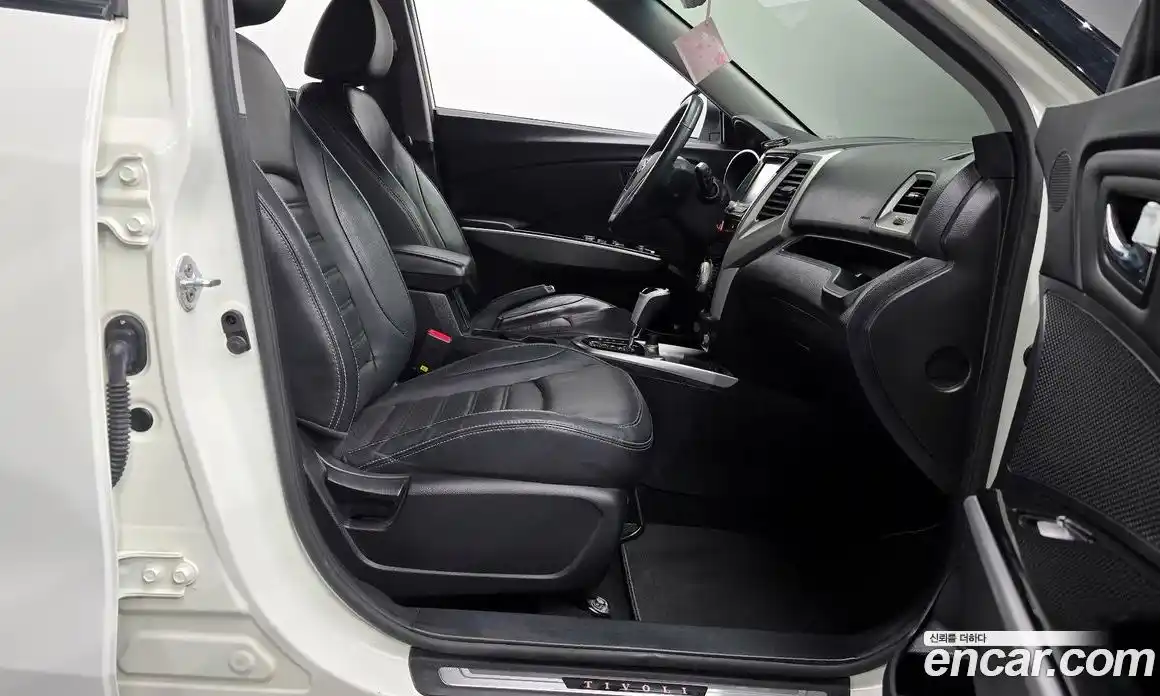 SsangYong TIBOLI 2015 1.6 Автомат в Москве № 420976, фото 11