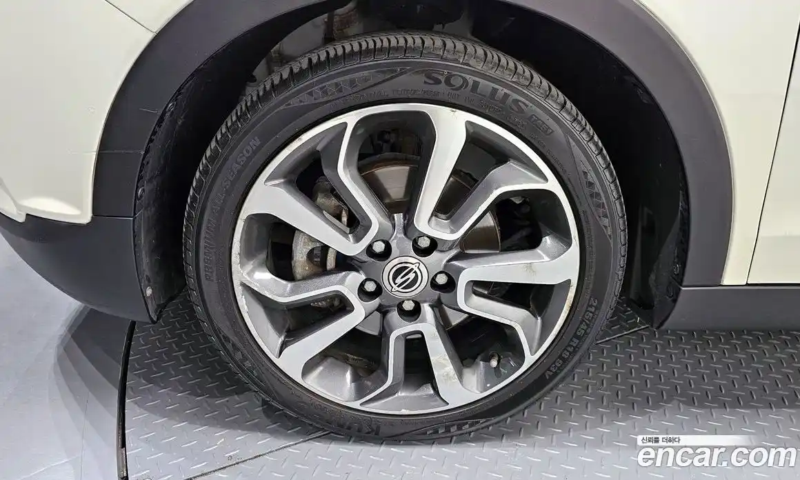 SsangYong TIBOLI 2015 1.6 Автомат в Москве № 420976, фото 5