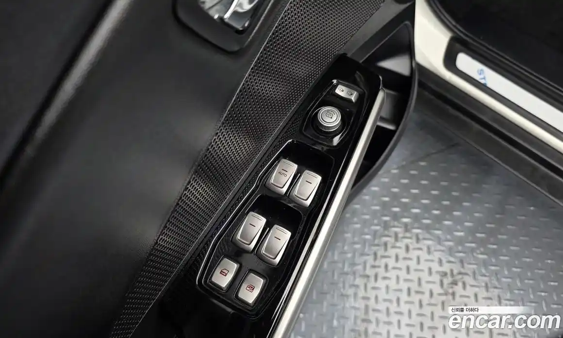 SsangYong TIBOLI 2016 1.6 Автомат в Москве № 421438, фото 17