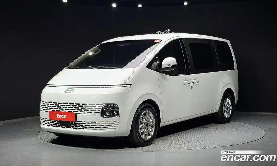 Hyundai Staria 2025 3.5 Автомат в Москве № 448777, фото 1