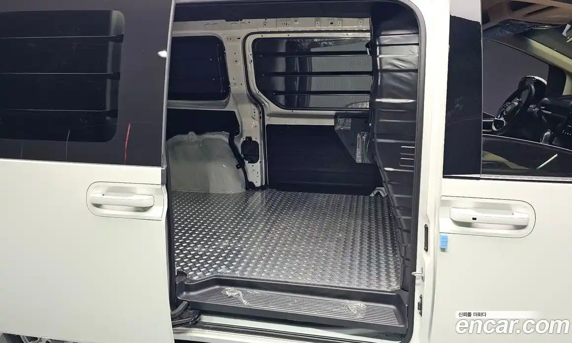 Hyundai Staria 2025 3.5 Автомат в Москве № 448777, фото 11