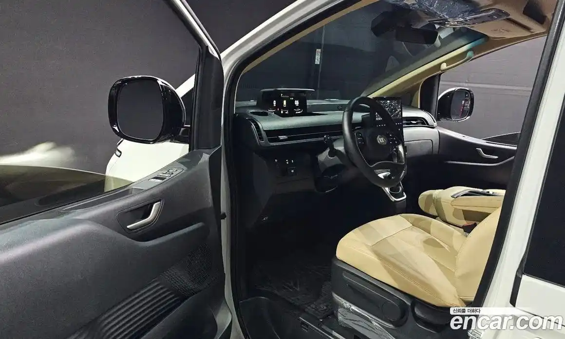 Hyundai Staria 2025 3.5 Автомат в Москве № 448777, фото 12