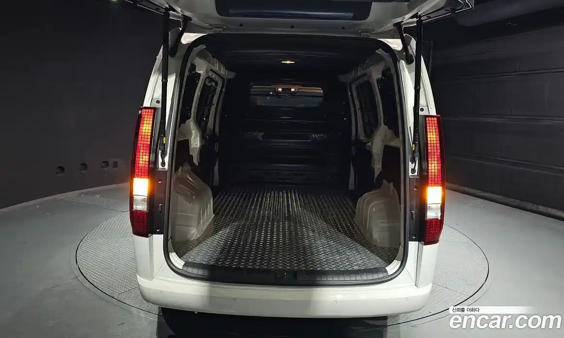 Hyundai Staria 2025 3.5 Автомат в Москве № 448777, фото 20