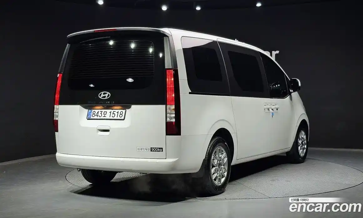 Hyundai Staria 2025 3.5 Автомат в Москве № 448777, фото 2