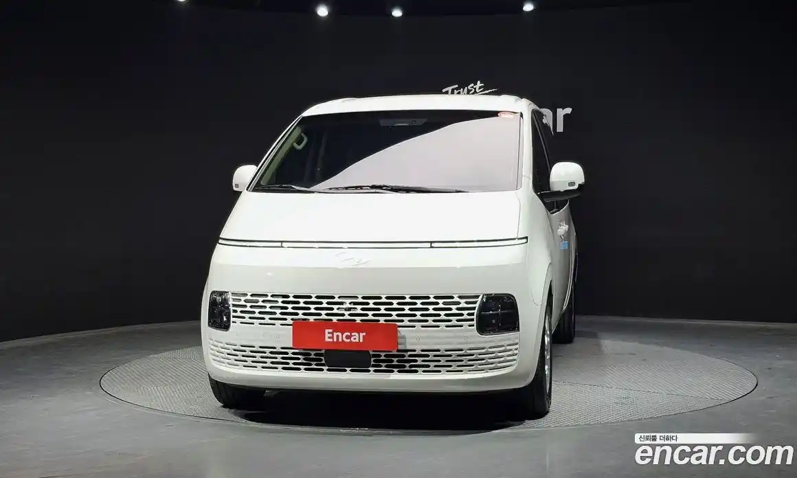 Hyundai Staria 2025 3.5 Автомат в Москве № 448777, фото 3