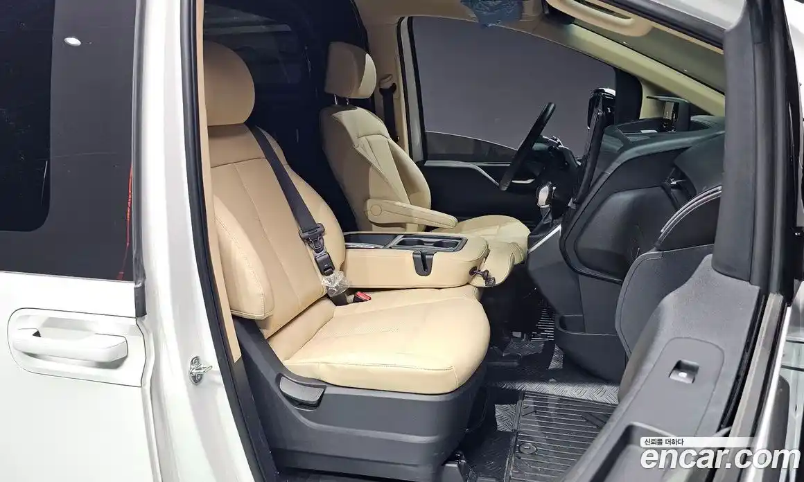 Hyundai Staria 2025 3.5 Автомат в Москве № 448777, фото 10