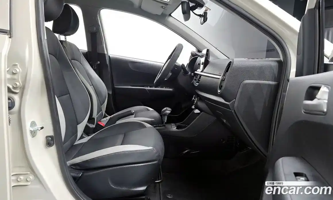 Kia Morning 2023 1.0 Автомат в Москве № 450943, фото 11