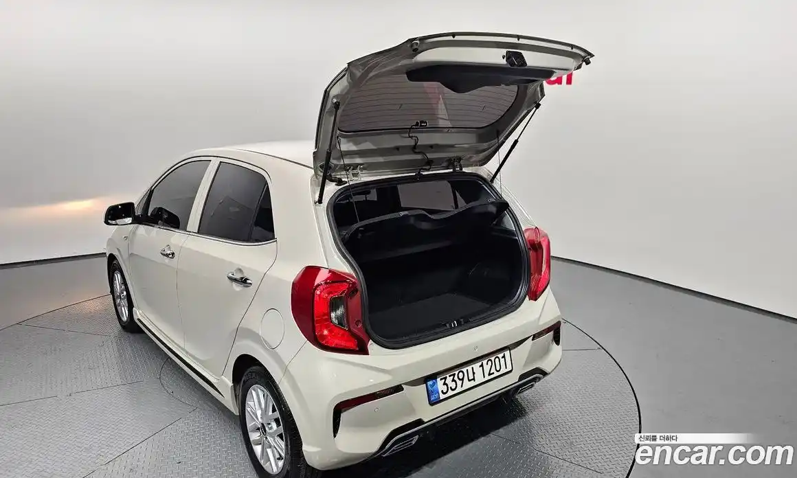 Kia Morning 2023 1.0 Автомат в Москве № 450943, фото 20