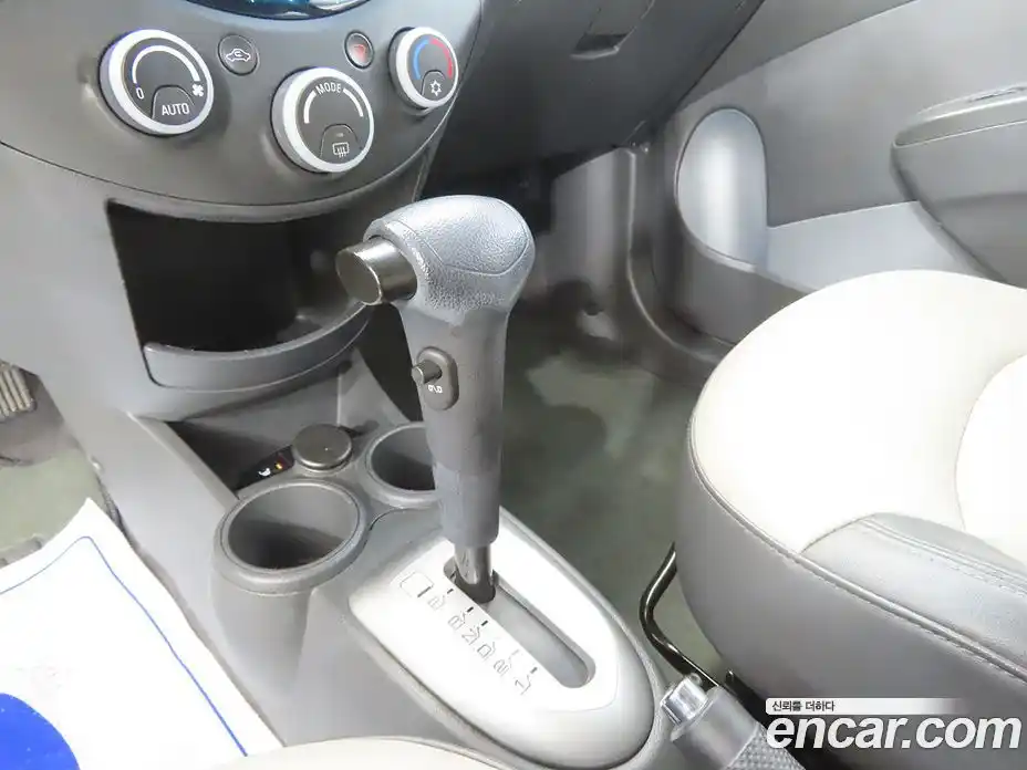 Chevrolet Spark 2012 1.0 Автомат в Москве № 452062, фото 11