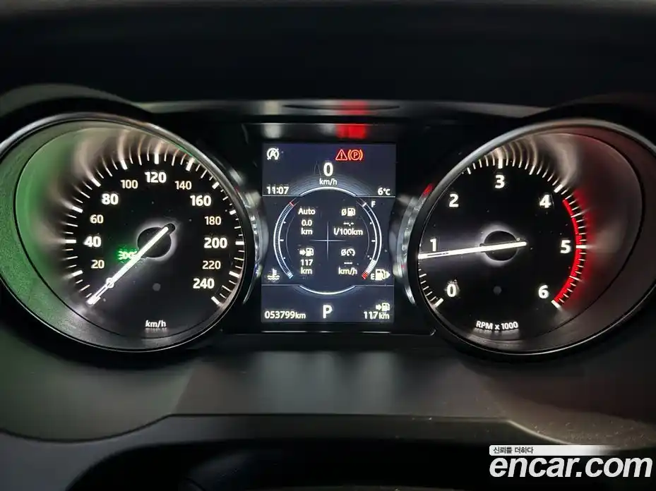 Land Rover Range-Rover Evoque 2019 2.0 Автомат в Москве № 471098, фото 8