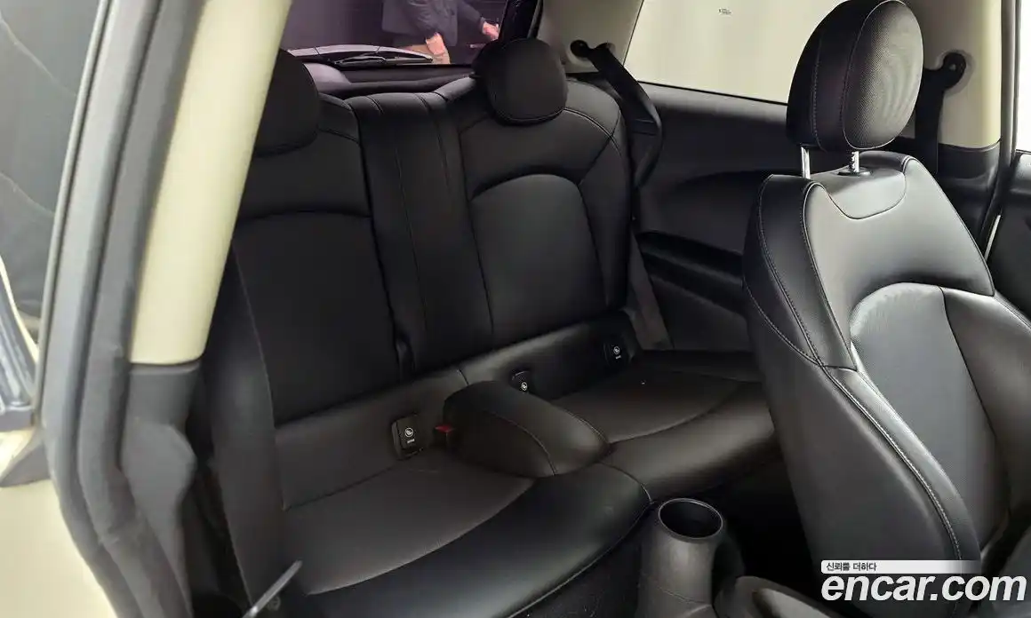 Mini Cooper 2016 1.5 Автомат в Москве № 471970, фото 12