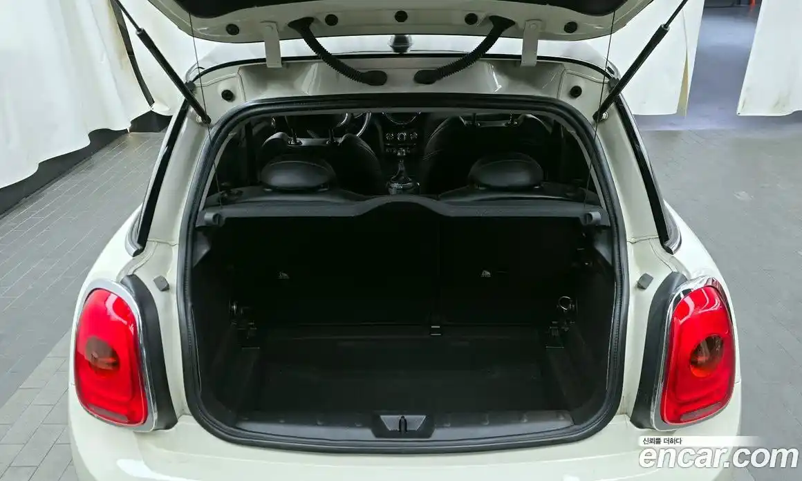 Mini Cooper 2016 1.5 Автомат в Москве № 471970, фото 20