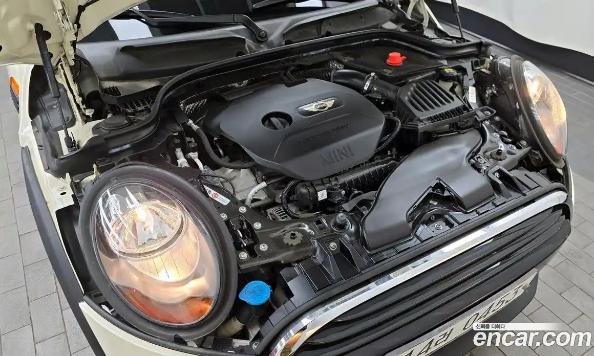 Mini Cooper 2016 1.5 Автомат в Москве № 471970, фото 6