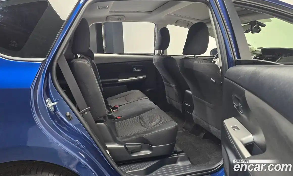 Toyota Prius 2015 1.8 Автомат в Москве № 473026, фото 12