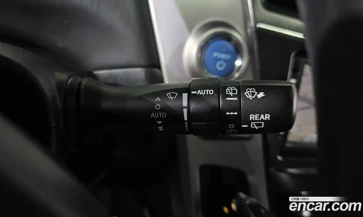 Toyota Prius 2015 1.8 Автомат в Москве № 473026, фото 18