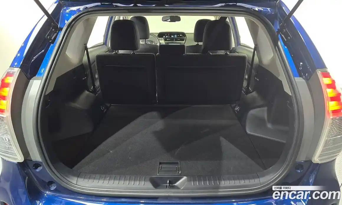 Toyota Prius 2015 1.8 Автомат в Москве № 473026, фото 20