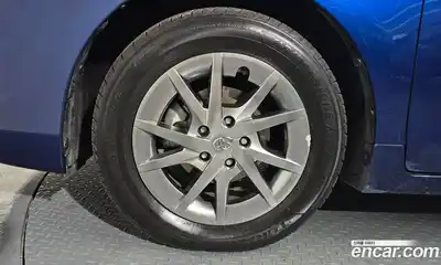 Toyota Prius 2015 1.8 Автомат в Москве № 473026, миниатюра 5