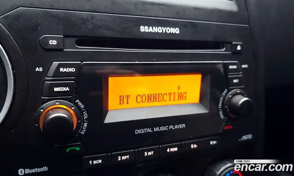 SsangYong Korando 2012 2.0 Механическая в Москве № 491335, фото 15