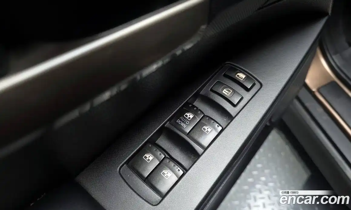 SsangYong Korando 2012 2.0 Механическая в Москве № 491335, фото 19