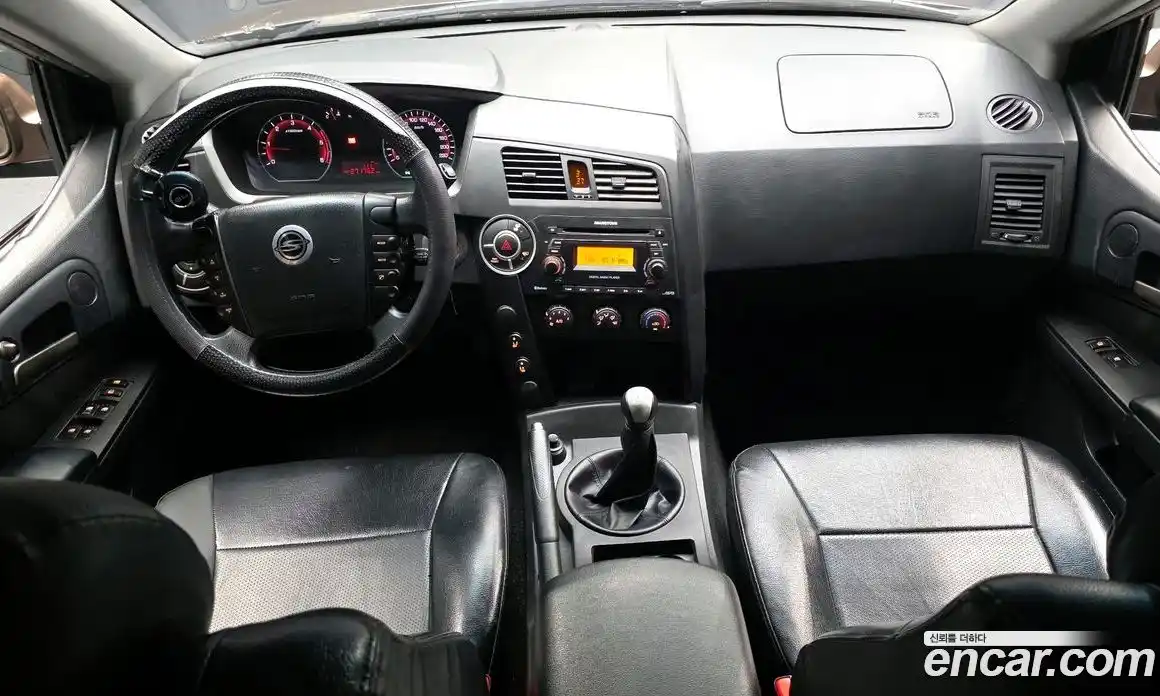 SsangYong Korando 2012 2.0 Механическая в Москве № 491335, фото 7