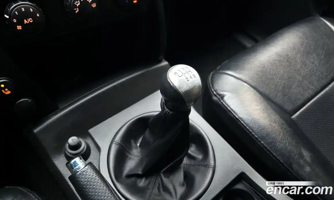 SsangYong Korando 2012 2.0 Механическая в Москве № 491335, фото 9