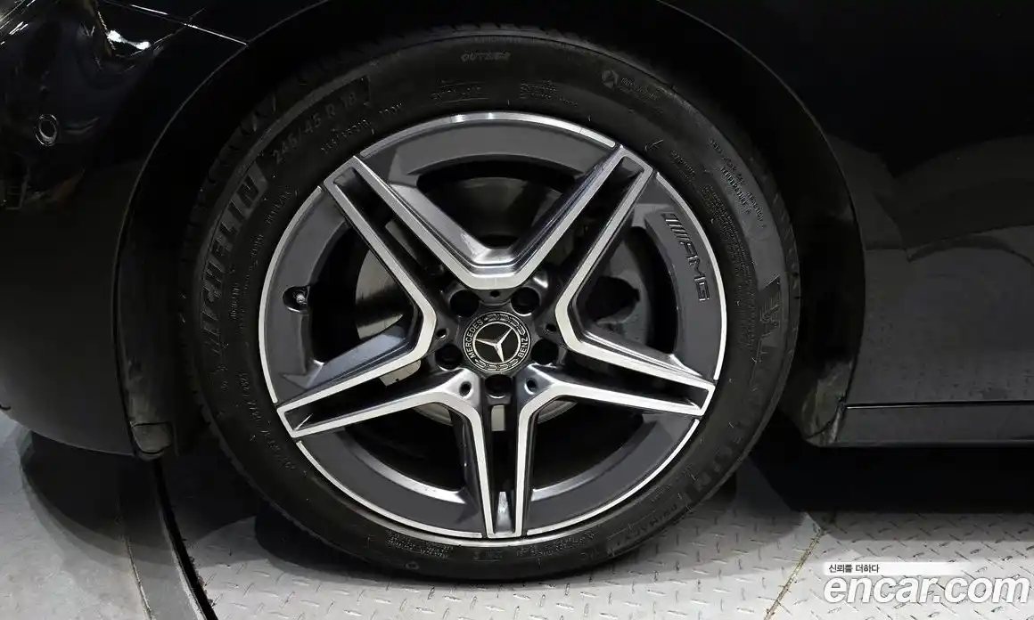 Mercedes-Benz E-Class 2023 2.0 Автомат в Москве № 494027, фото 5