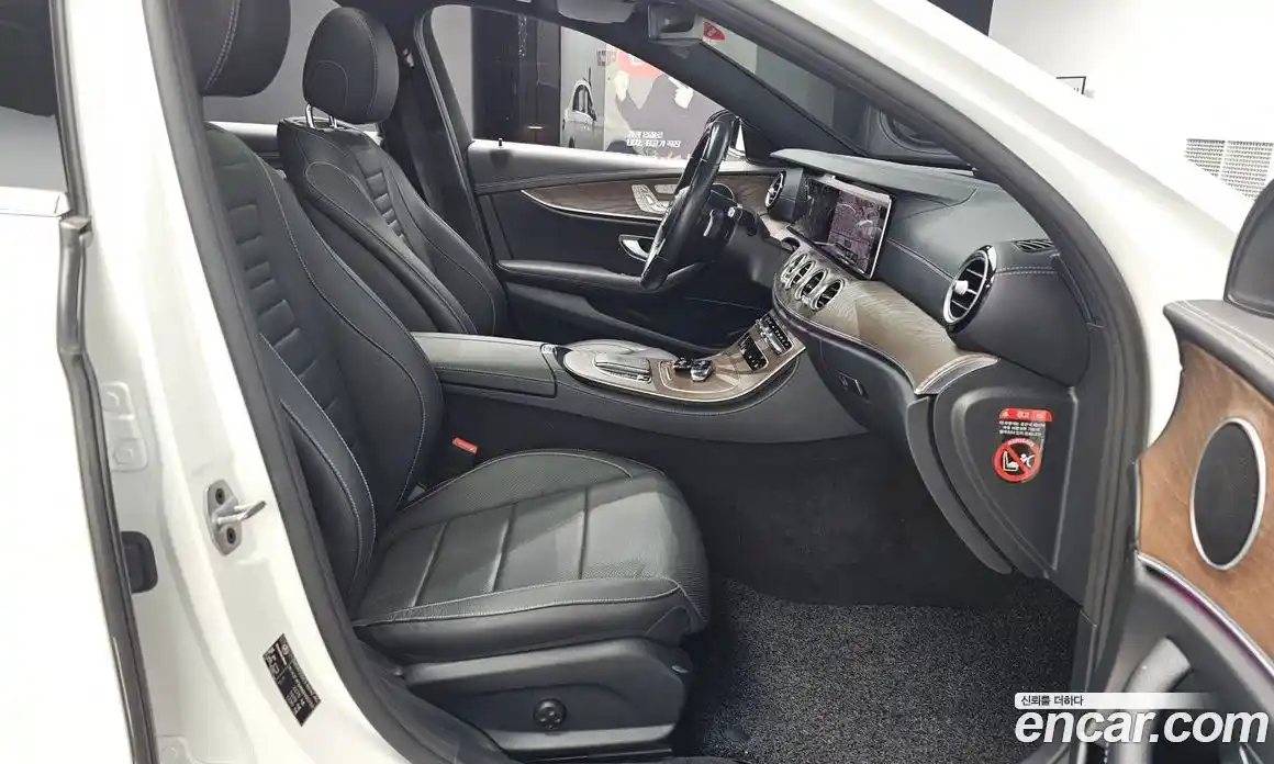 Mercedes-Benz E-Class 2021 2.0 Автомат в Москве № 495083, фото 11