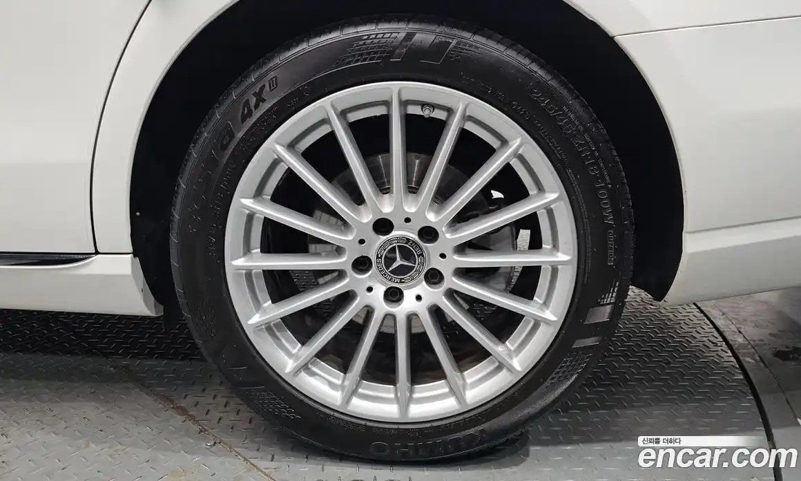 Mercedes-Benz E-Class 2021 2.0 Автомат в Москве № 495083, фото 5