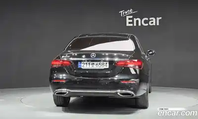 Mercedes-Benz E-Class 2021 2.0 Автомат в Москве № 495952, миниатюра 4