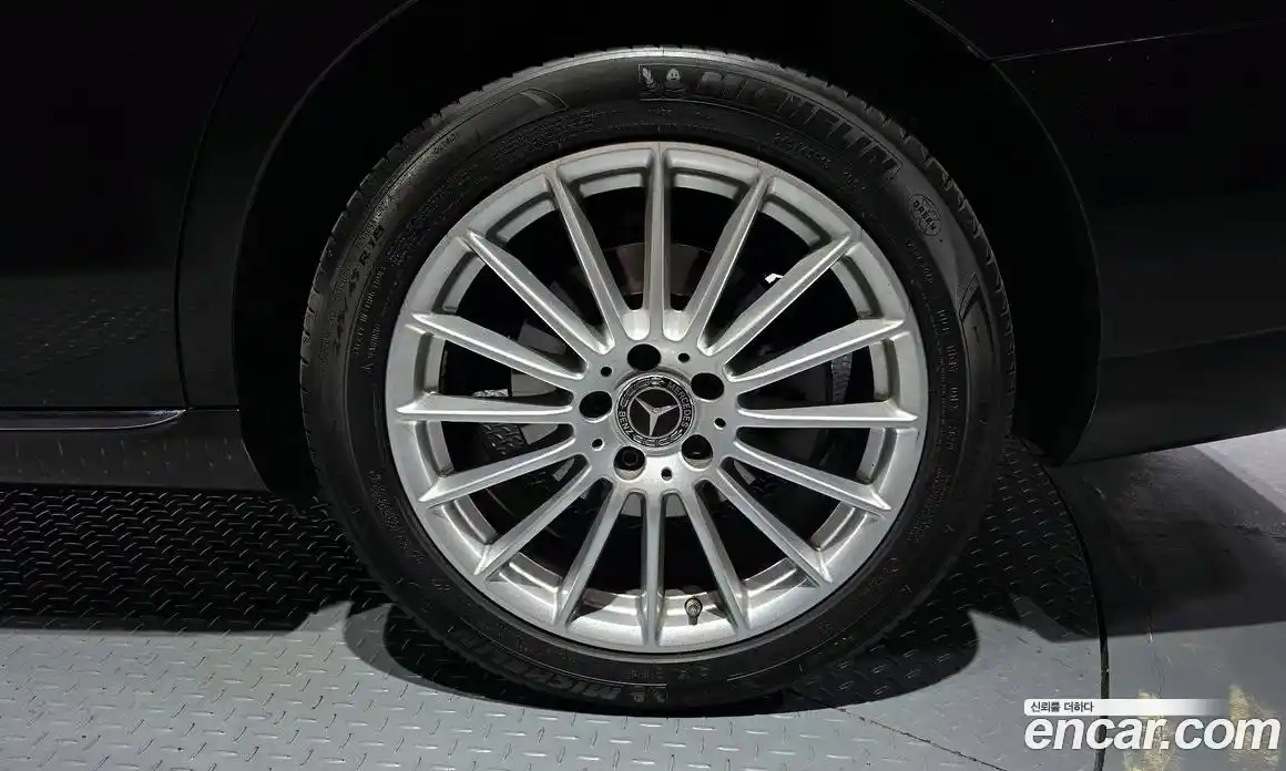 Mercedes-Benz E-Class 2021 2.0 Автомат в Москве № 495952, фото 5