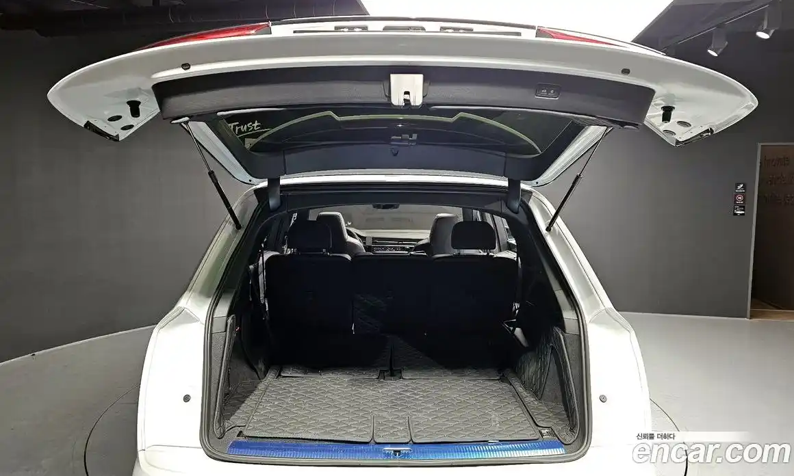 Audi Q7 2023 3.0 Автомат в Москве № 496270, фото 20