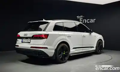 Audi Q7 2023 3.0 Автомат в Москве № 496270, миниатюра 2