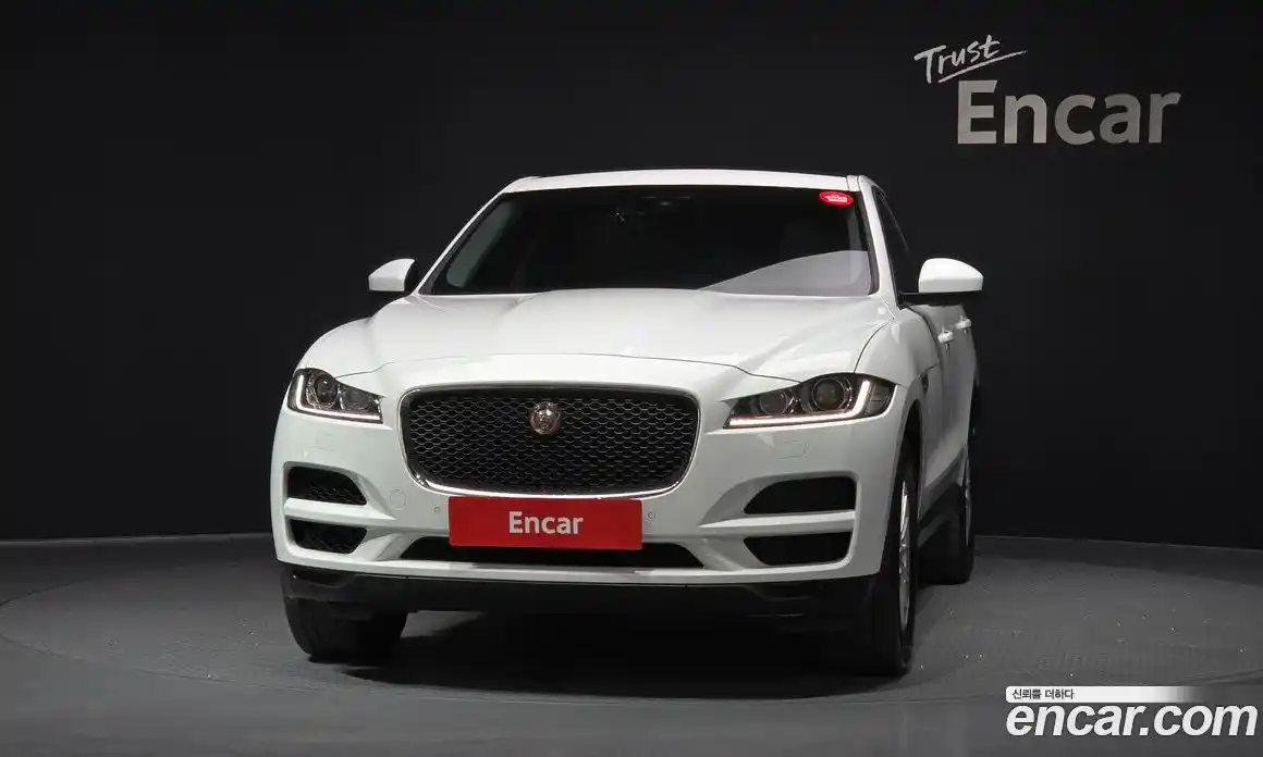 Jaguar F-Pace 2017 2.0 Автомат в Москве № 500269, фото 3