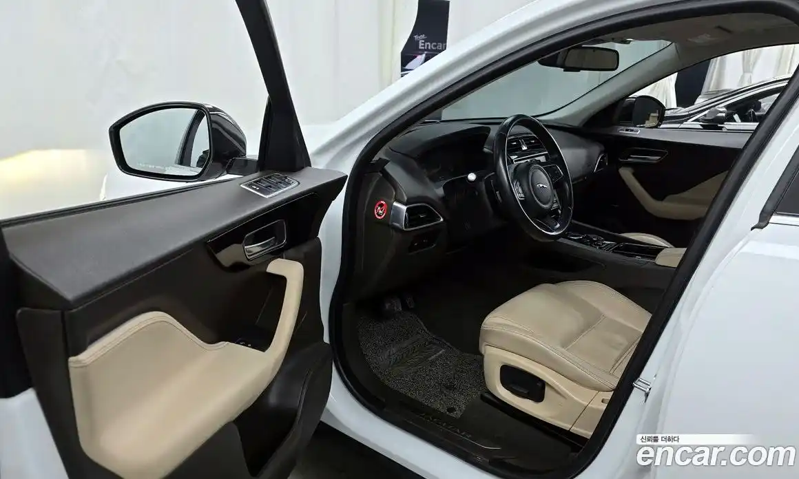 Jaguar F-Pace 2017 2.0 Автомат в Москве № 500269, фото 10