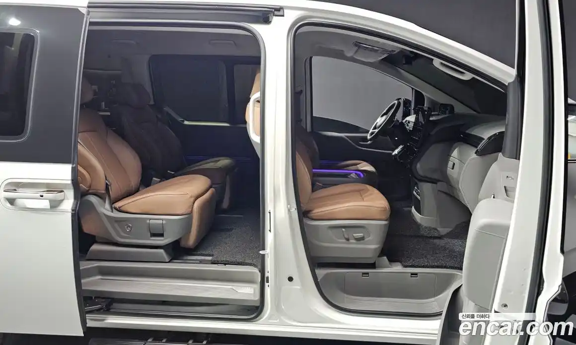 Hyundai Staria 2025 1.6 Автомат в Москве № 517476, фото 11