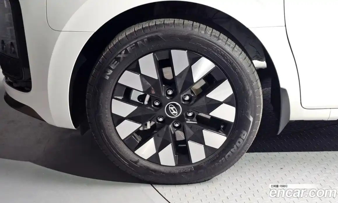 Hyundai Staria 2025 1.6 Автомат в Москве № 517476, фото 5