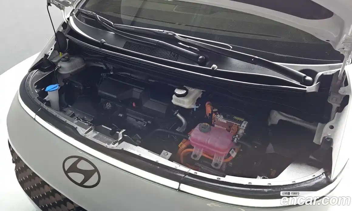 Hyundai Staria 2025 1.6 Автомат в Москве № 517476, фото 6