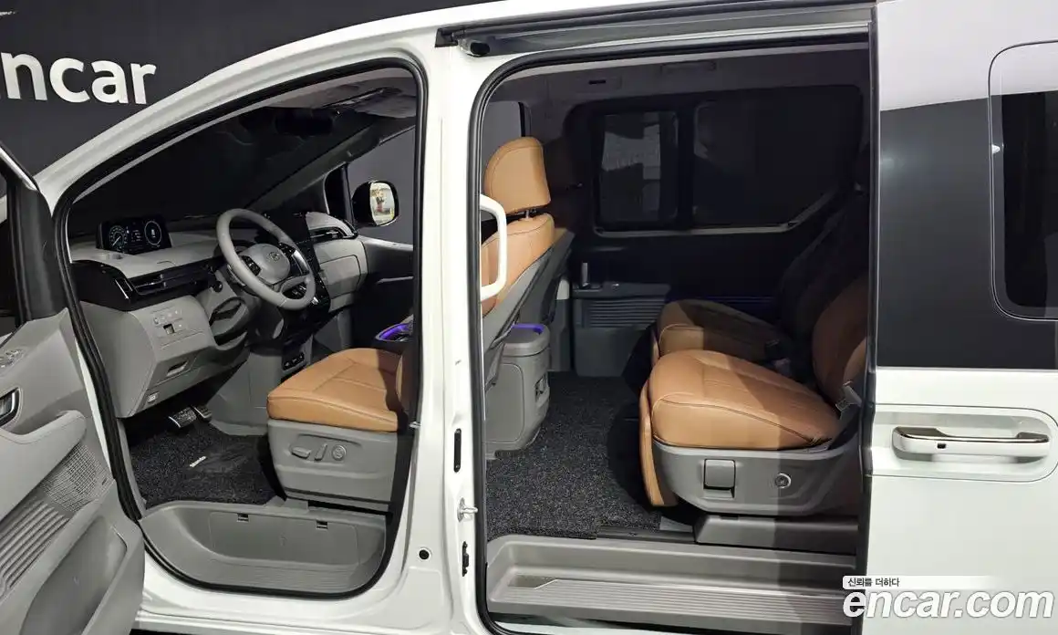 Hyundai Staria 2025 1.6 Автомат в Москве № 517476, фото 10